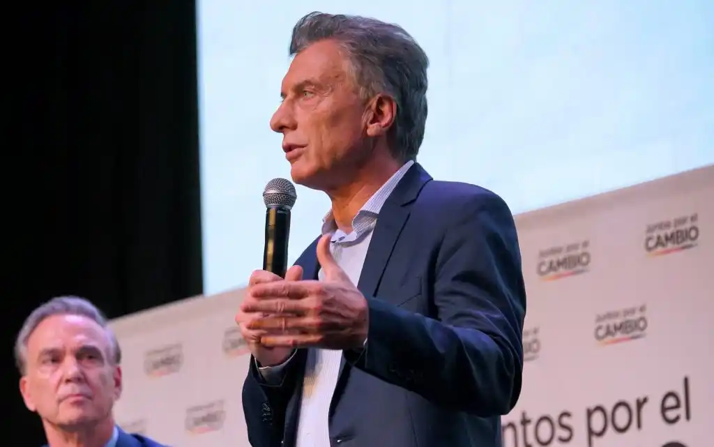 Macri rechazó las amenazas contra los intelectuales que lo apoyaron