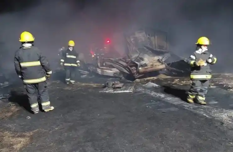 Tragedia: falleció un hombre tras un triple choque de camiones
