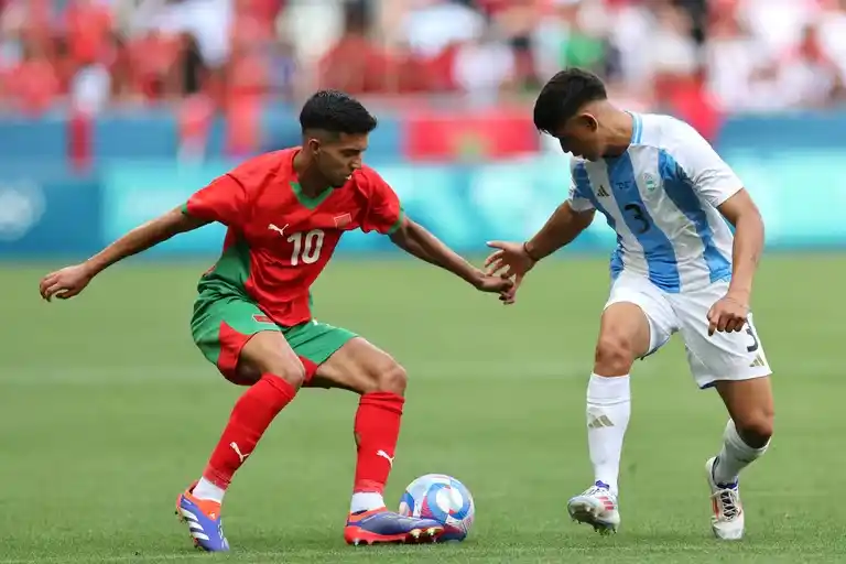 Papelón: el VAR anuló el gol de Argentina ante Marruecos y el equipo africano terminó ganando el partido