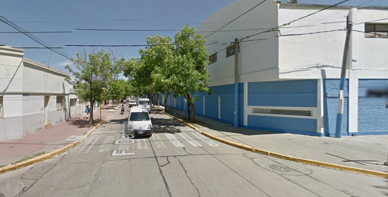 Detuvieron a un hombre de 40 años tras robar prendas de una boutique en calle Dentesano