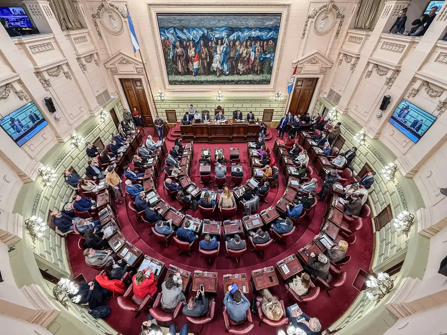 La Convención Reformadora realizó modificaciones a su reglamento interno para regular los dictámenes en las comisiones.