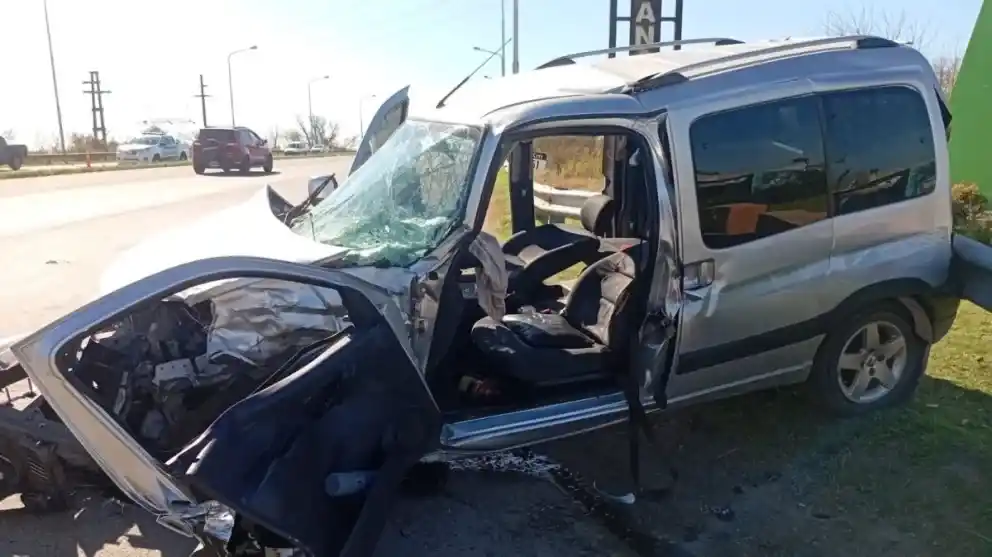 Accidente grave en el acceso a Villa Paranacito deja un herido internado