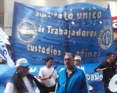 Vigiladores bloquean distribuidora de electrodoméstico en Lanús