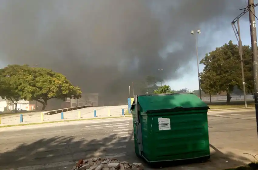 Otra vez, se incendió el galpón de Monticas