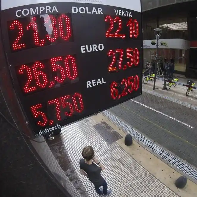 Subieron la tasa de interés y frenaron al dólar