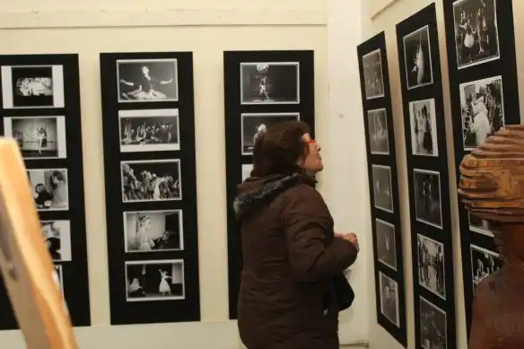 Exposición de fotos sobre la historia de la Escuela de Danzas