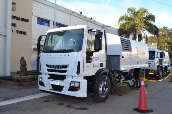 Santo Tomé fortalece el servicio de barrido mecánico