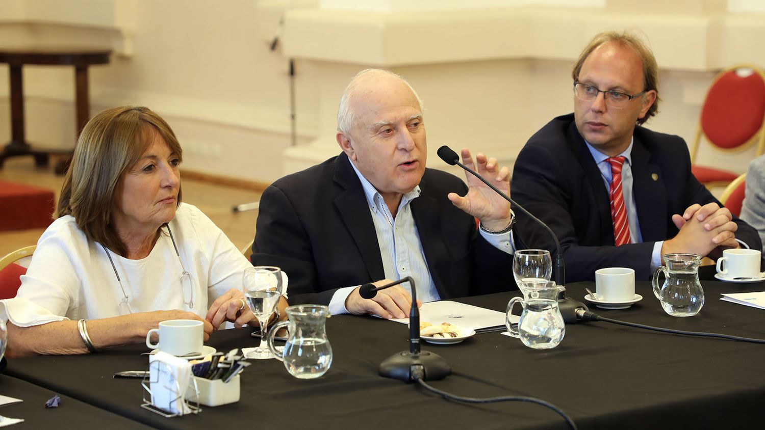 La provincia presentó el proyecto para crear un sistema financiero público