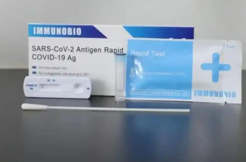 Las razones por las que Axel Kicillof prohibió la venta de test rápidos en farmacias