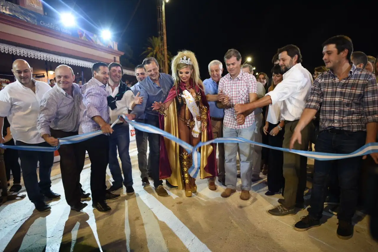 Carnaval 2018: Emotiva inauguración y buena presencia de funcionarios provinciales