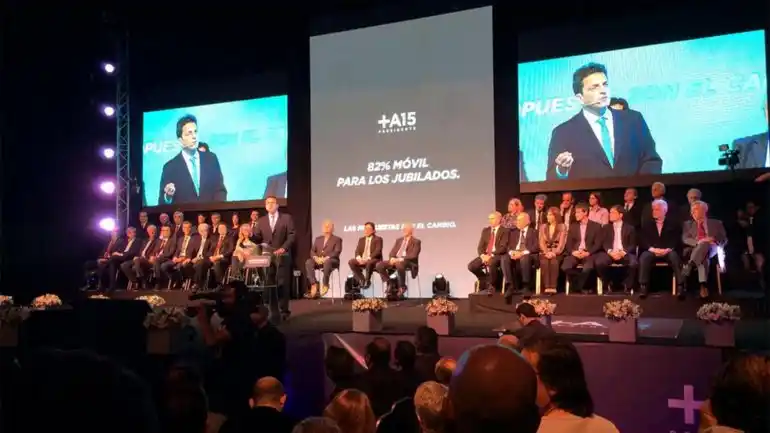 Elecciones 2015: Massa dio a conocer sus propuestas en el Teatro Broadway