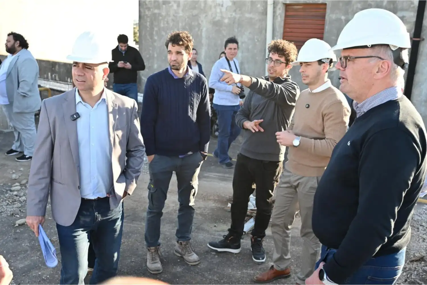 Colello recorrió el hospital Bicentenario y destacó el compromiso de finalizar la obra por parte de Provincia