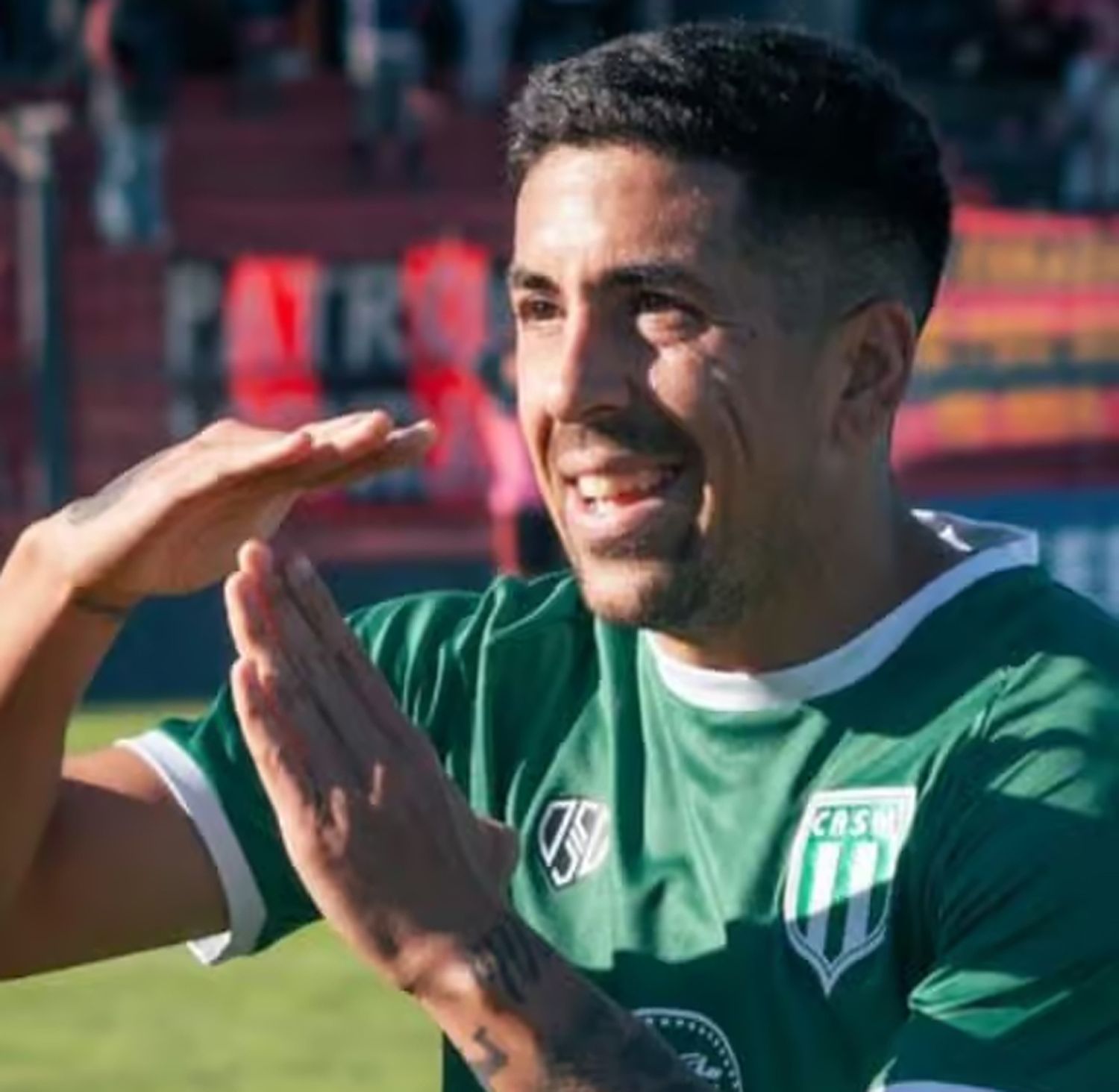 El festejo del tandilense, tras su gol a Patronato.