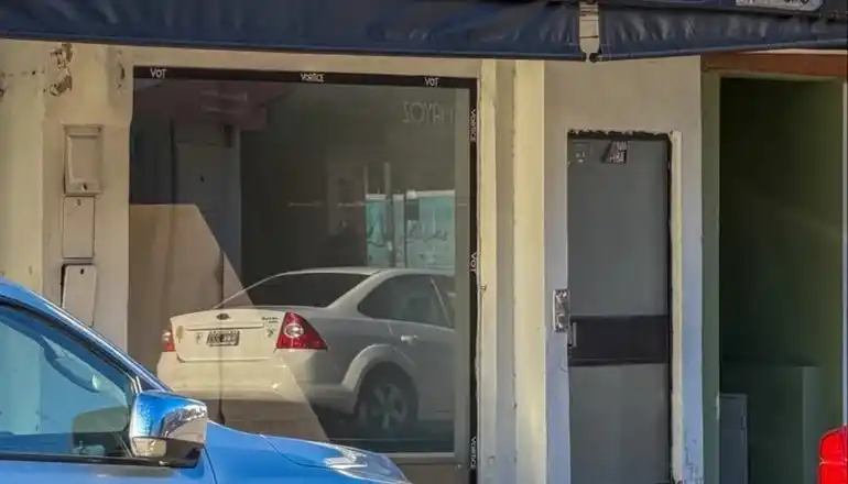 Entre los rubros más afectados aparece el de indumentaria y calzado.