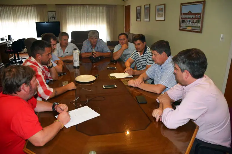 Ultiman detalles para tradicional concurso de pesca en San Cayetano