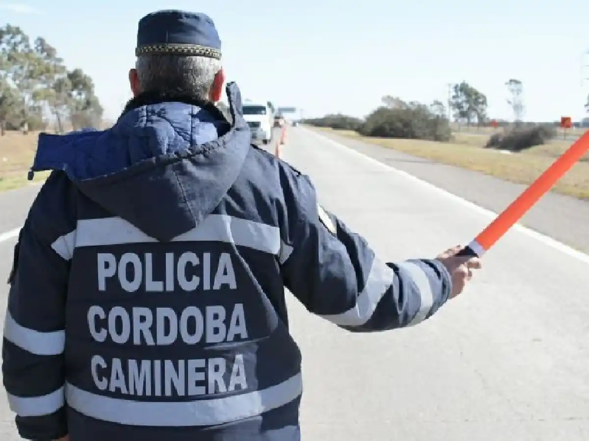 Tras suba del combustible, aumentan las multas de la Policía Caminera