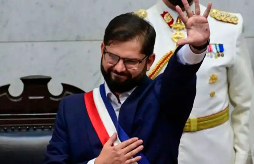 Gabriel Boric asumió su cargo y es el presidente más joven de Chile