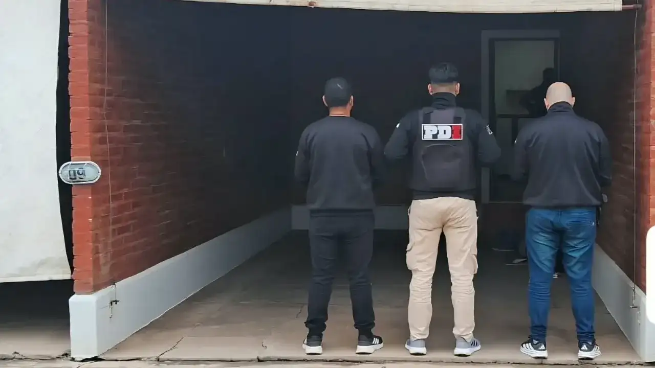 Detuvieron sobre la Ruta 34 a un joven investigado por un robo en Rafaela: secuestraron más de $2,5 millones - 3