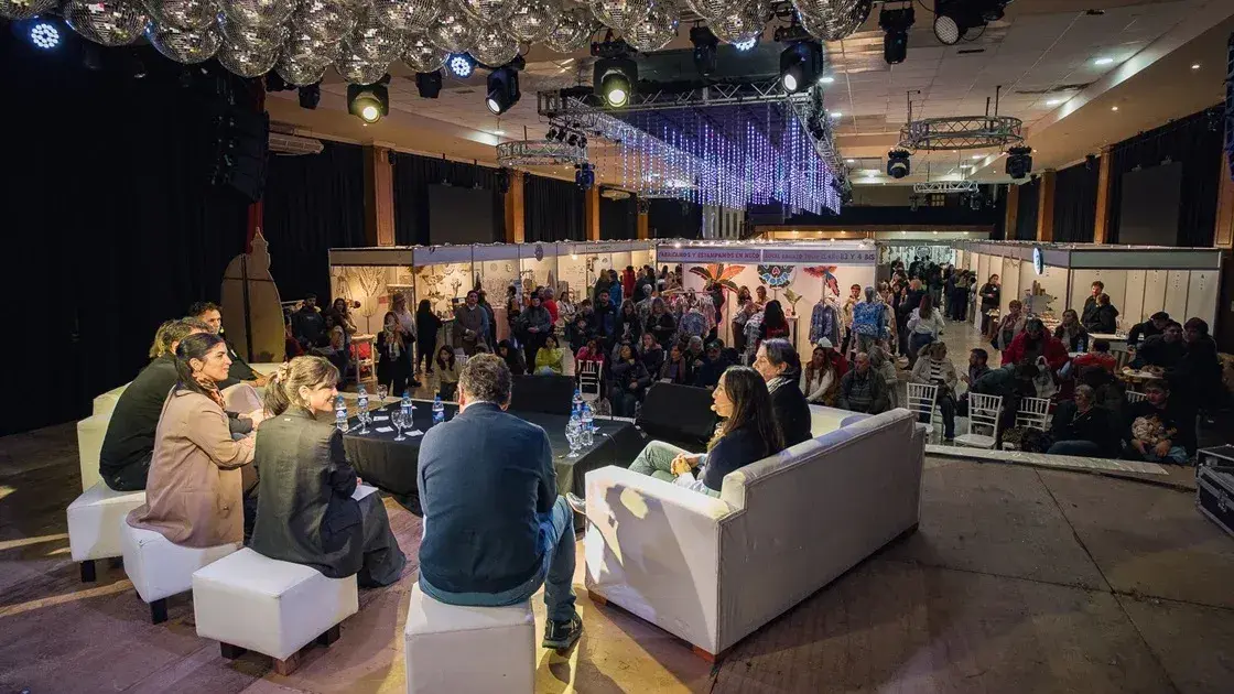 Modo Emprender. Exposición para pasear y comprar