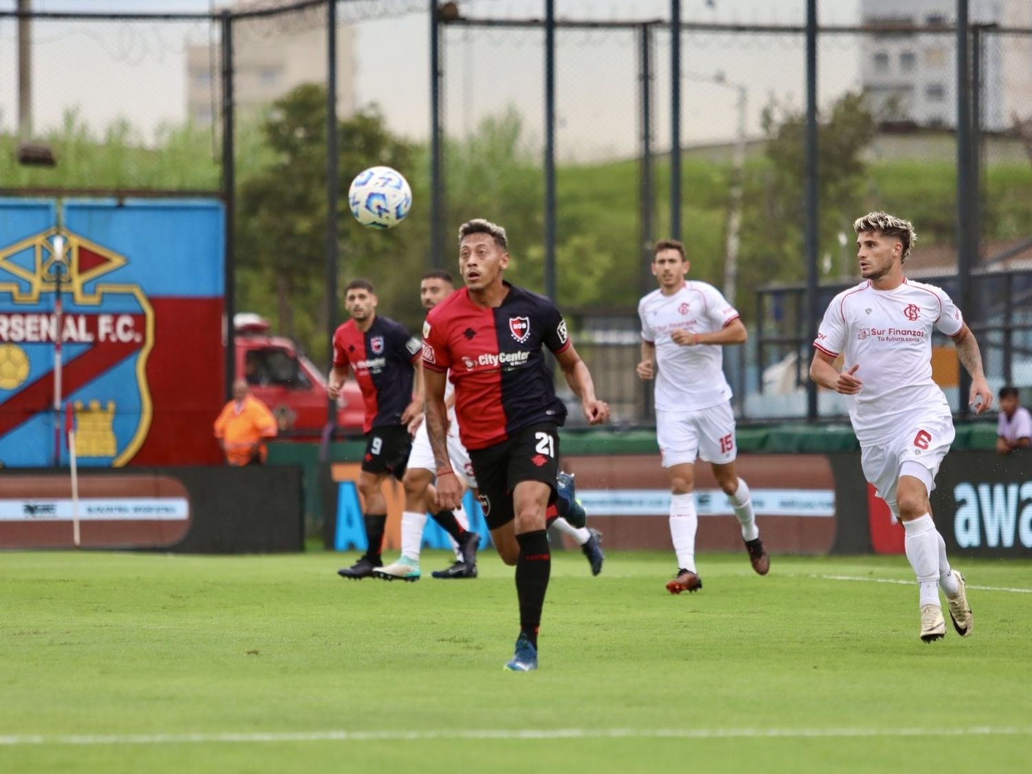 En el debut de Fabbiani como entrenador, Newell's perdió por 2 a 0 ante Barracas