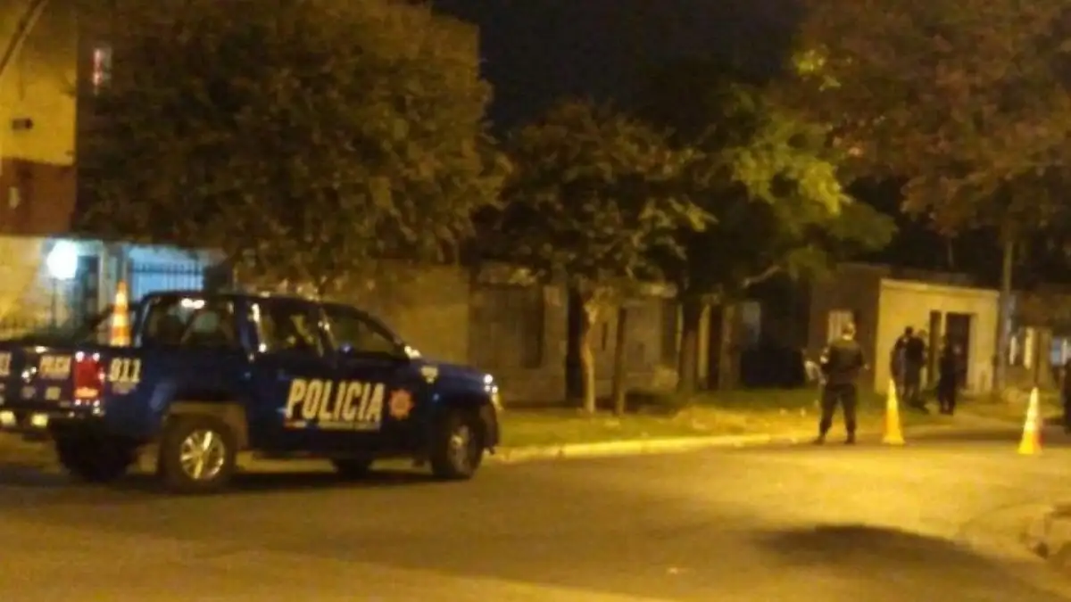 Balaceras sin fin: asesinan a una mujer y su bebé resulta herido de bala en Rosario