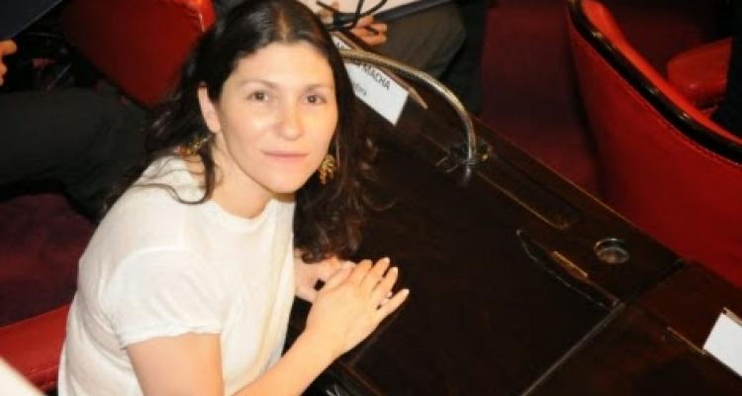 Mónica Macha encabeza charla sobre violencia institucional y abuso de poder