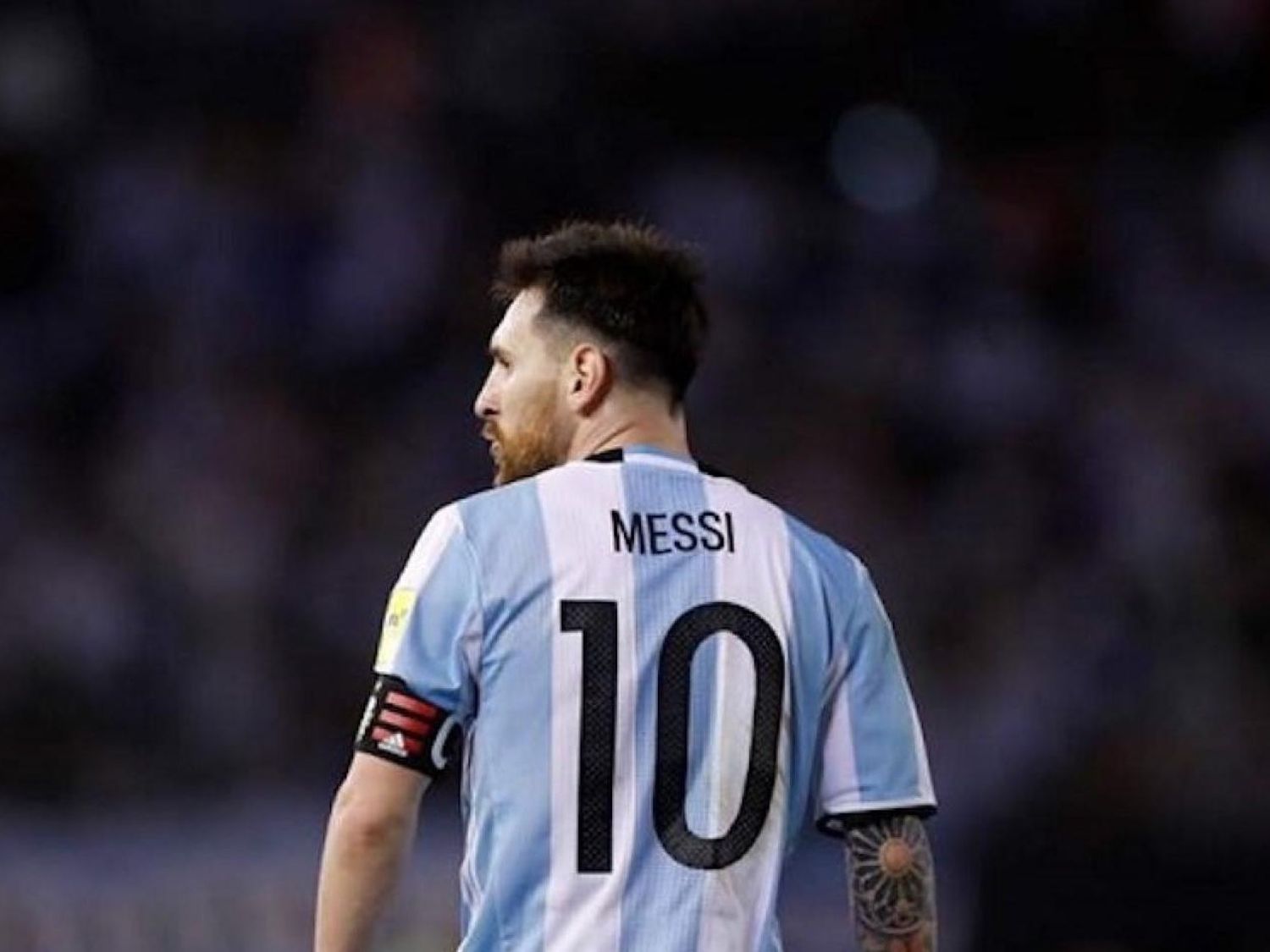 Quién llevará la histórica camiseta número 10 en la ausencia de Messi
