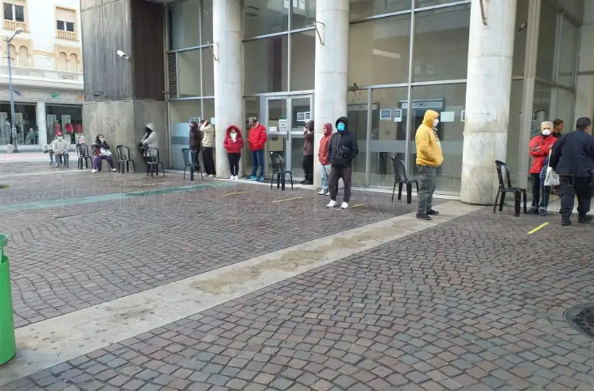 Los bancos vuelven a atender en el horario habitual de 10 a 15