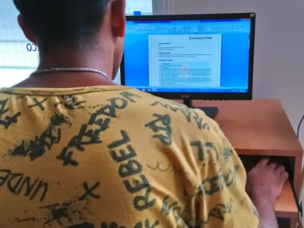 Muchos jóvenes de la ciudad carecen de las herramientas mínimas para buscar trabajo