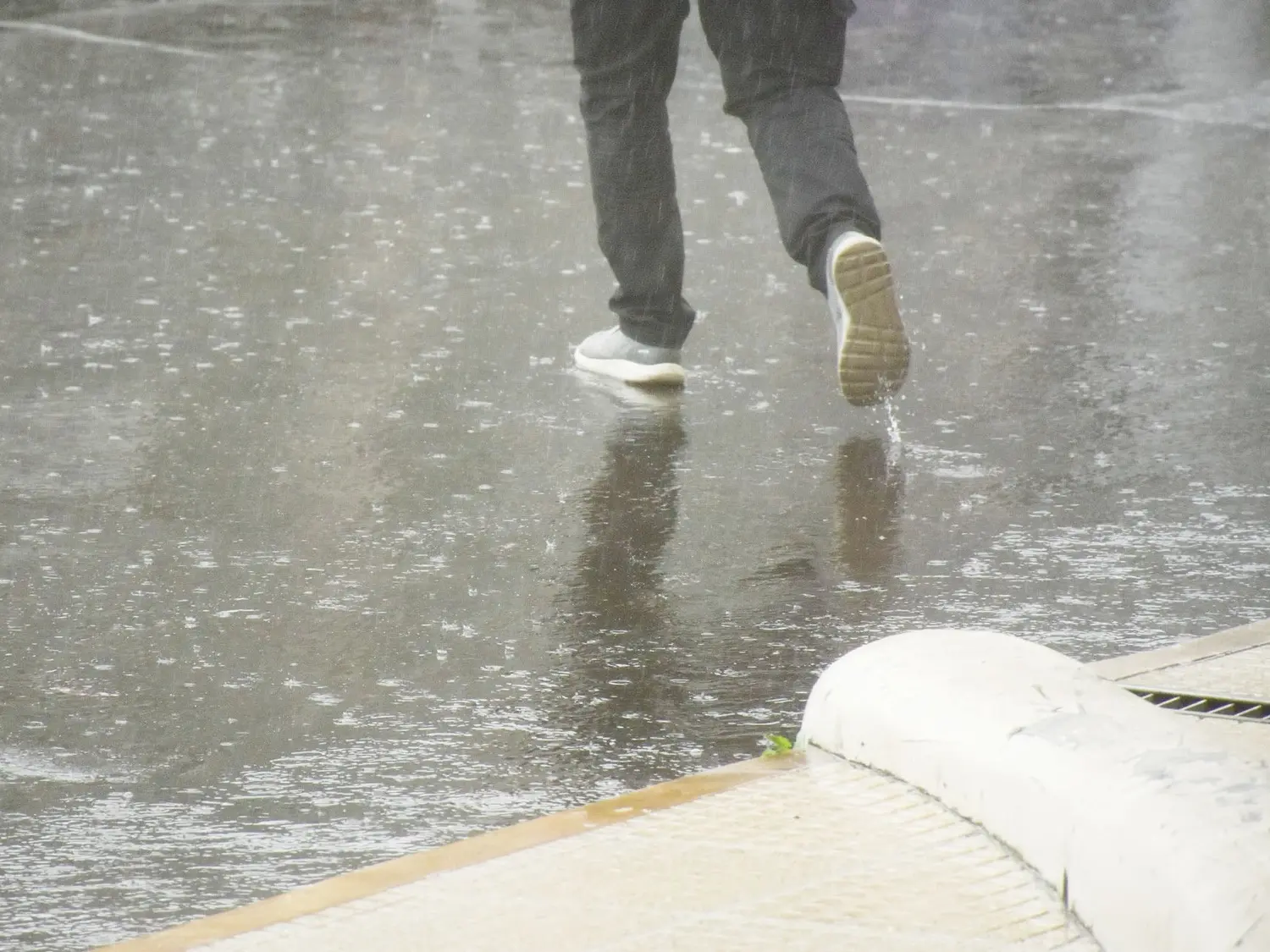 Emitieron alerta naranja por lluvias y tormentas