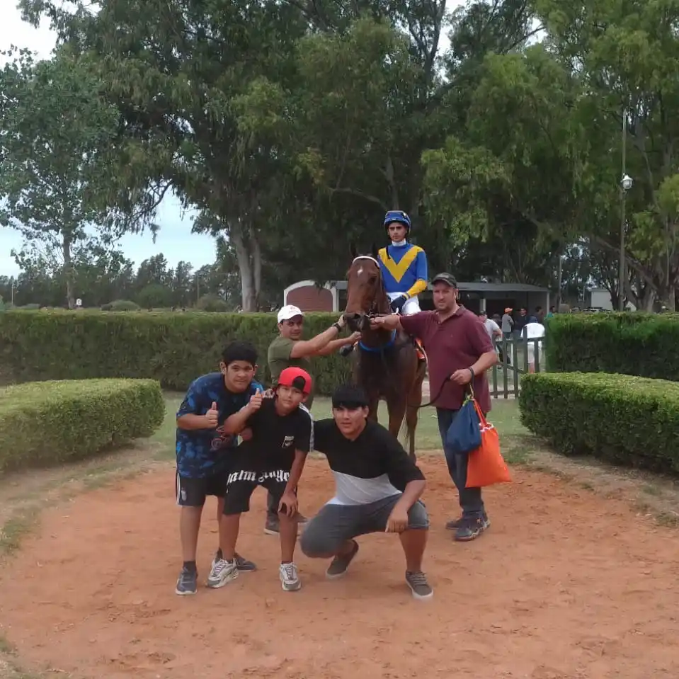 Turf: cierre de temporada con grandes definiciones y destacadas actuaciones