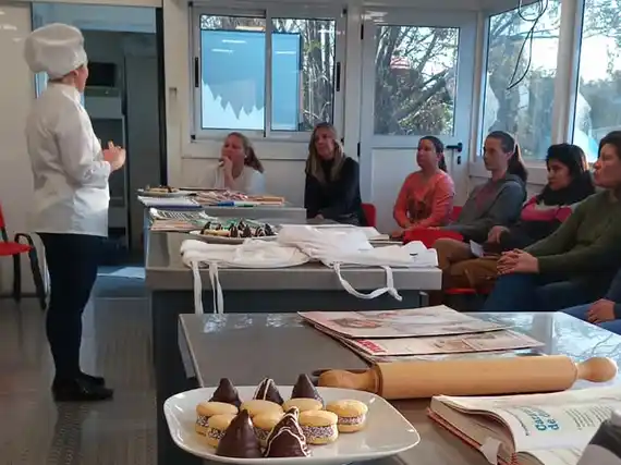 Desde 2025, las designaciones en Educación de Jóvenes y Adultos serán por concurso