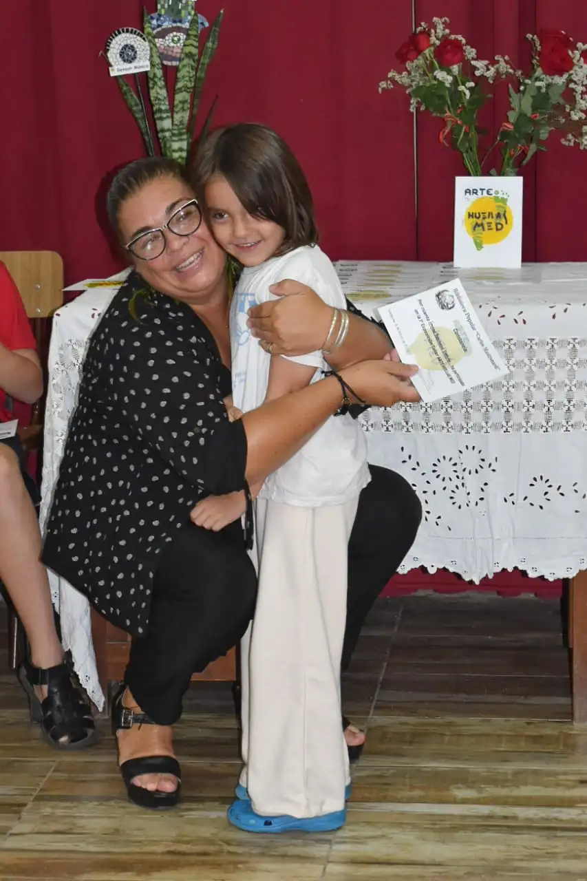 Se realizó la primera exposición de “Arte Huellas Med”