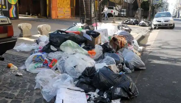 Cuarto día sin recolección de basura en Quilmes por el conflicto de Covelia