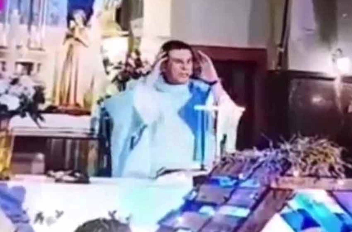 «¿Quién carajo es Kicillof?»: el exabrupto de un sacerdote en medio de una misa que se pronunció en contra del pase sanitario