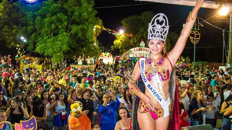 Concurso de vidrieras alusivo al carnaval en Victoria