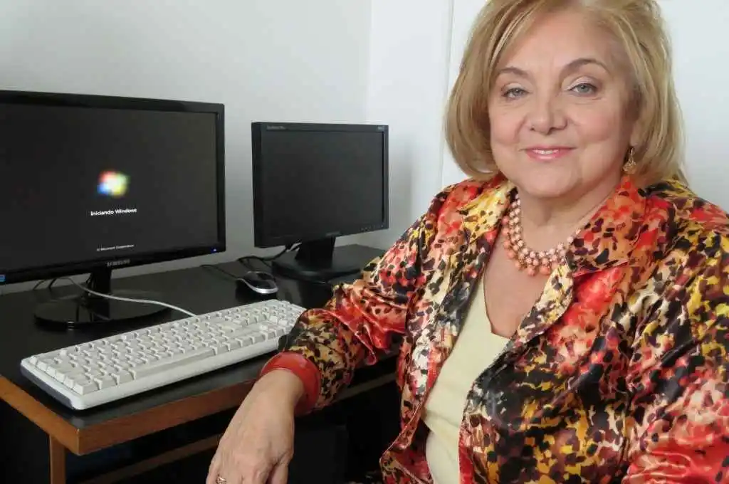 Tiene 70 años y en medio de la pandemia se graduó de Máster en Bioética