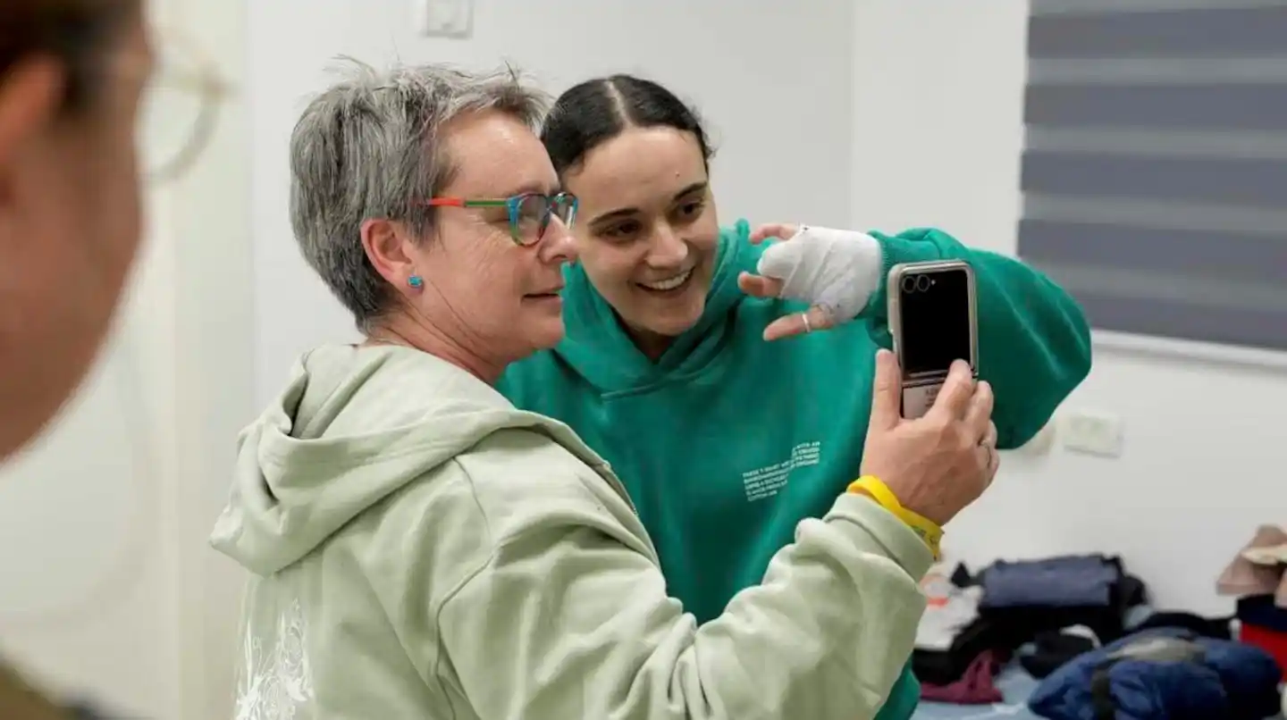 Emily Damari fue una de las tres mujeres liberadas este domingo.