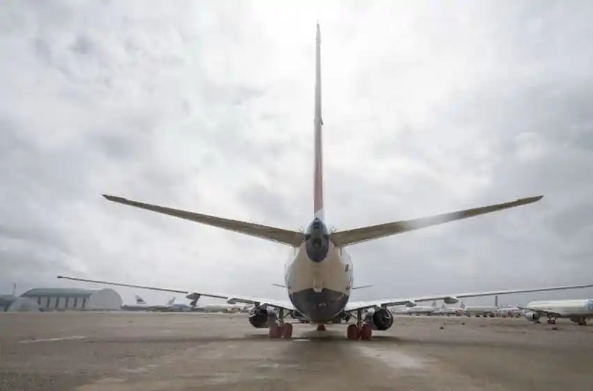 Por la espesa niebla, cancelaron vuelos en Ezeiza y Aeroparque