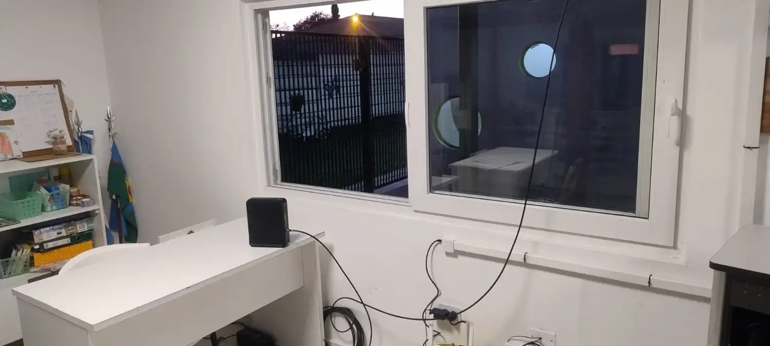 Robo en el Jardín 912. Sustrajeron tecnología que solo puede utilizarse en la institución.