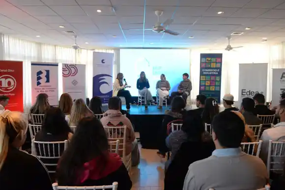 Más de 2000 personas participaron de charlas y mentorías en el “MDP Emprende”