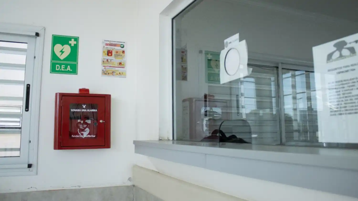 El Hospital Centenario incorporó desfibriladores externos automáticos (DEA)