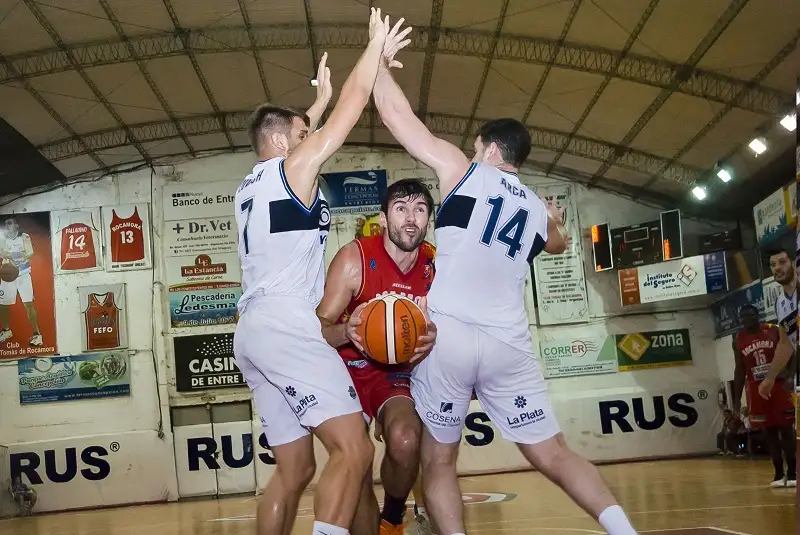 Arca, titular en la caída de Gimnasia