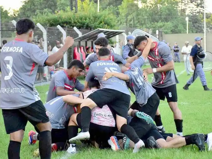 8 de Diciembre eliminó por
penales a Defensores del Rosario