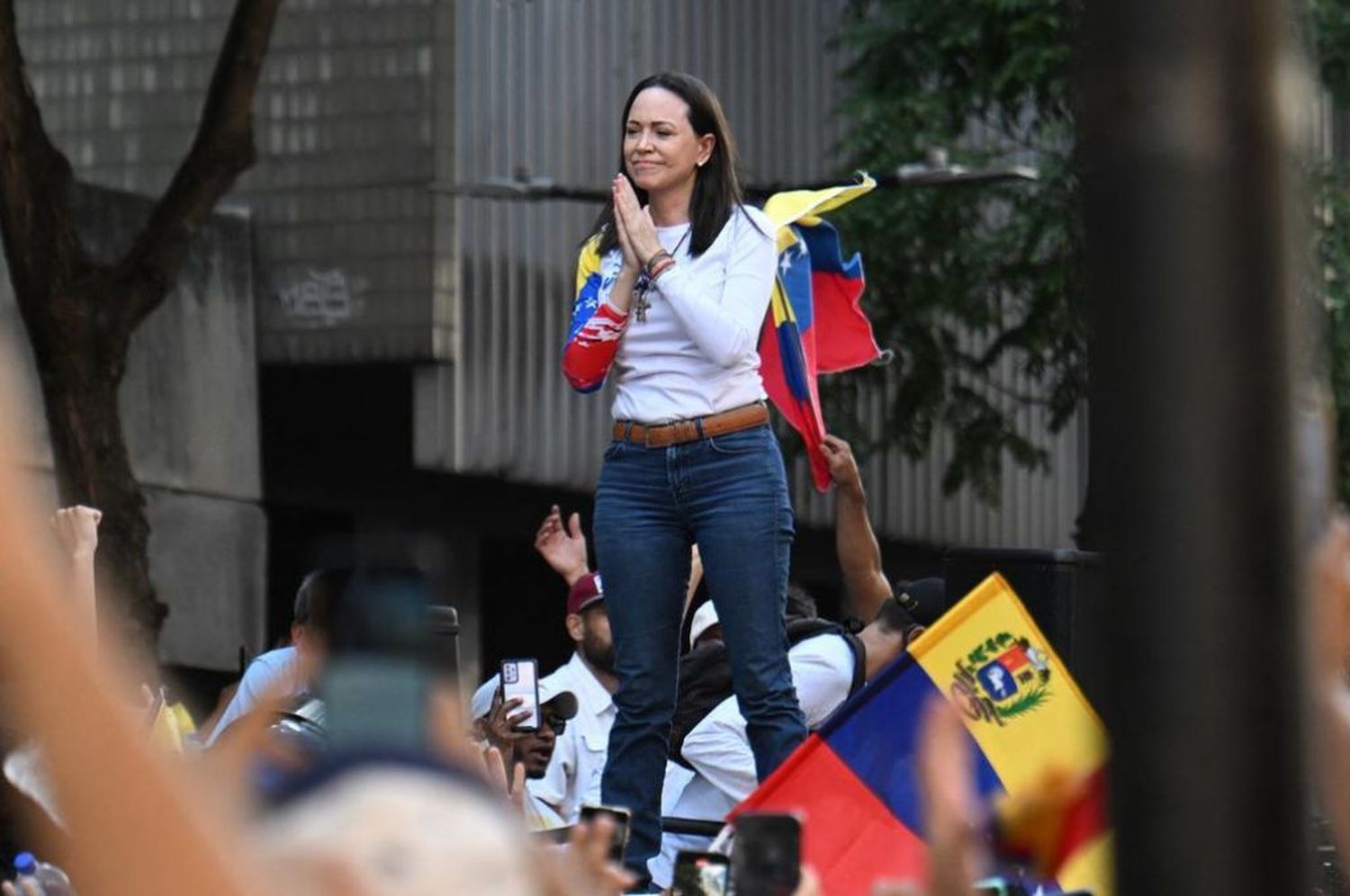 Denunciaron que María Corina Machado fue detenida tras las protestas de Caracas.