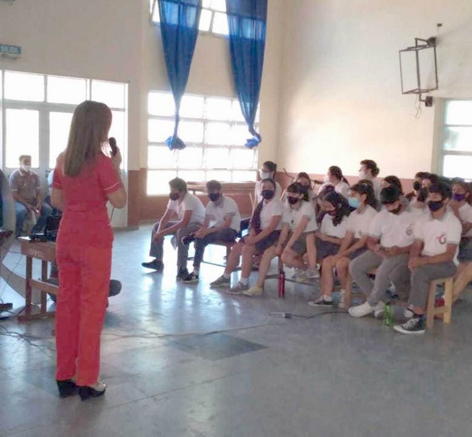 Jóvenes estudiantes participaron en una jornada sobre VIH/SIDA