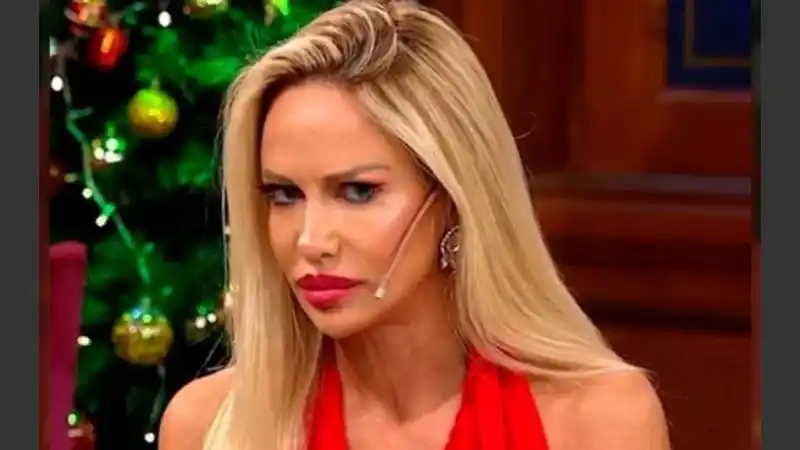 Salazar vs. Redrado: correos íntimos entre la modelo y el economista reavivan la disputa judicial