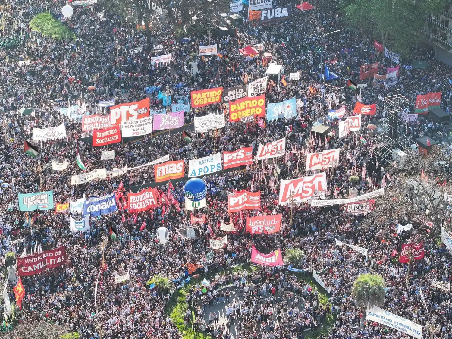 La marcha federal universitaria de este miércoles fue masiva.