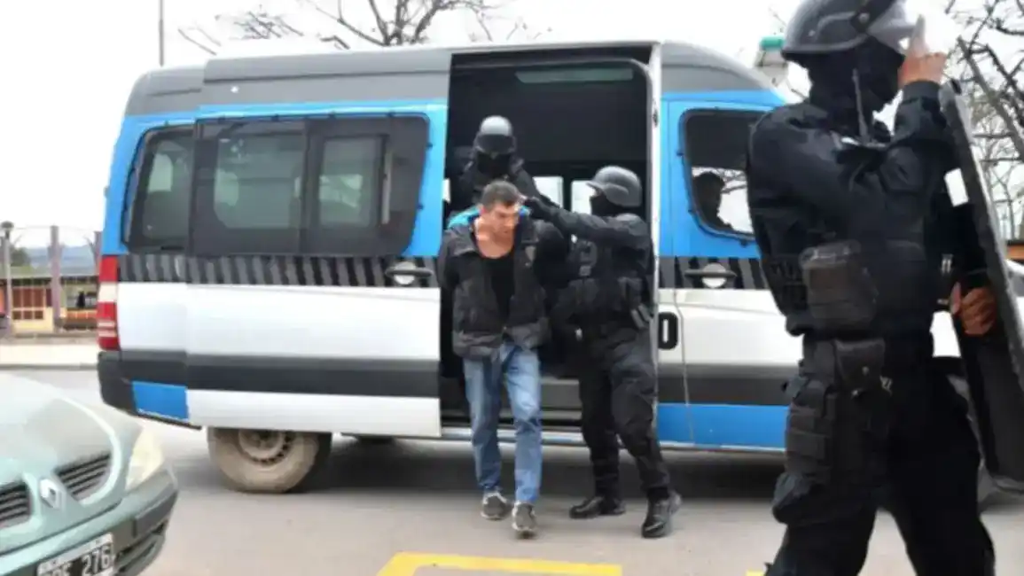 Horror en Jujuy: descuartizaba a personas en situación de calle y enterraba sus restos óseos