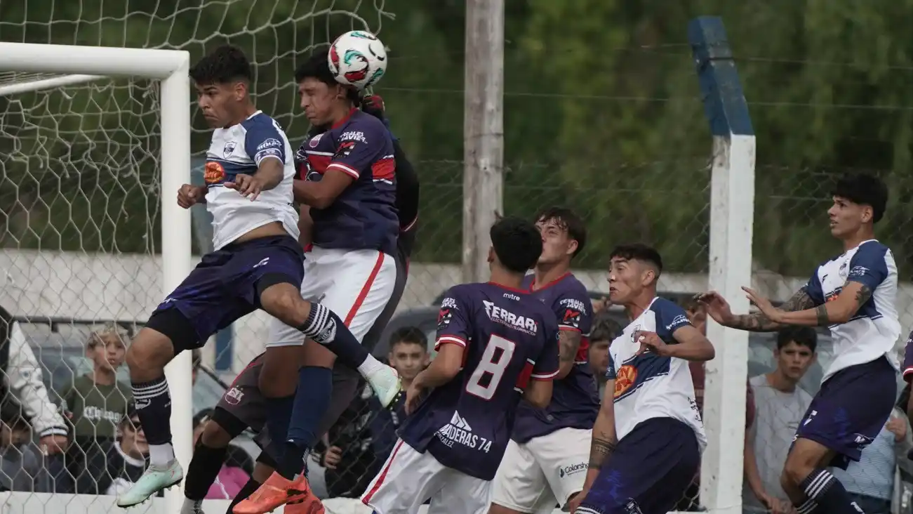 Archivo. Gimnasia derrotó a Del Valle y es líder en sexta y reserva